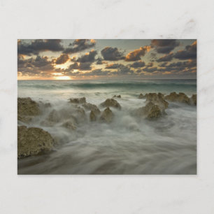 Cartão Postal Mar Caribe, Ilhas Cayman.  Ondas de queda 3