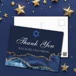 Cartão Postal Marinho Azul Dourado Bat Mitzvah Obrigado<br><div class="desc">Azul-marinho e ouro elegantes enfeitam o lado deste obrigado moderno do Bat Mitzvah que você faz cartão-postal. Mazel Tov! Personalize com seu nome sob a Estrela de David. Cartaz perfeito para uma família judia na moda que celebra uma garota sendo chamada para a Torá.</div>