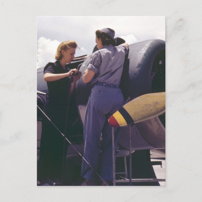 Cartão Postal Mecanismos de aviação de mulheres WW2 (Frente)