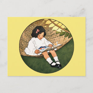 Cartão Postal Menina Antiga Lendo em uma Rede