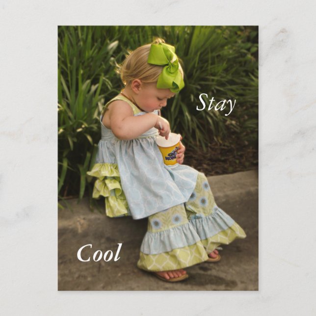 Cartão Postal Menina Comendo Icecream (Frente)