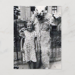 Cartão Postal menina e monstro4
