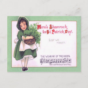 Cartão Postal Menina Trevo Usando o Verde