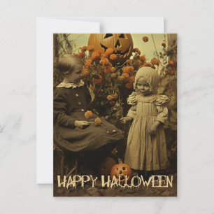 Cartão Postal Meninas arrepiantes do Halloween com abóboras escu