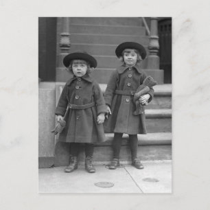 Cartão Postal Meninas com Ursos de Teddy, 1921
