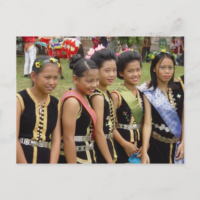 Cartão Postal Meninas no Figurino (Frente)