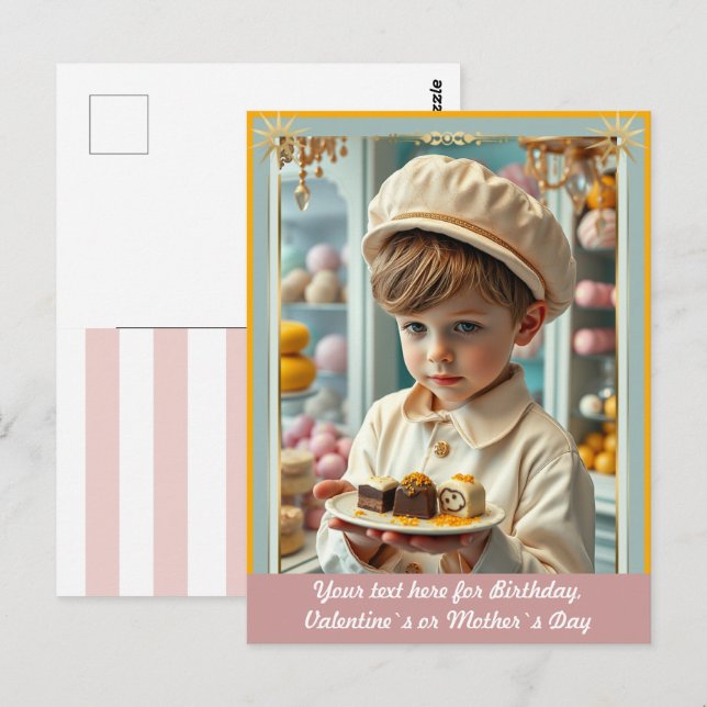 Cartão Postal Menino bonito com vários doces feitos à mão (Frente/Verso)