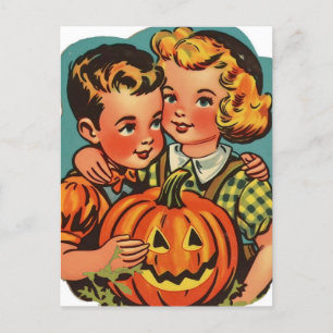 Cartão Postal Menino e Garota do Halloween com Jack-o-Lanterna
