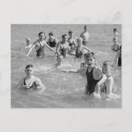 Cartão Postal Meninos no cartão-postal Briny. fotografia de 1920