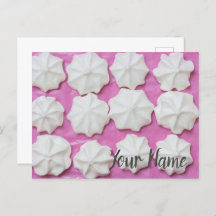 Meringues em papel cor-de-rosa