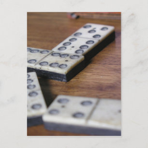 Cartão Postal Mesa de jogos Domino Dominoes Wood Old Vintage Pla