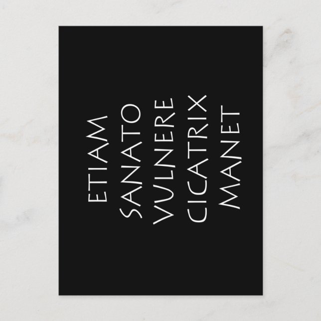 Cartão Postal Mesmo com a ferida curada, a cicatriz permanece (Frente)