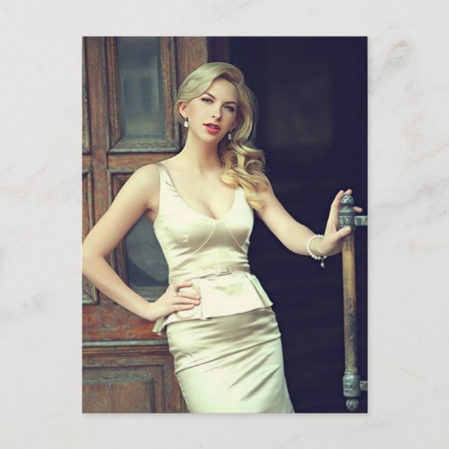 Cartão Postal Modelo de março do Mês (Frente)