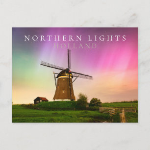Cartão Postal Moinho de vento tradicional sob a Aurora Boreal
