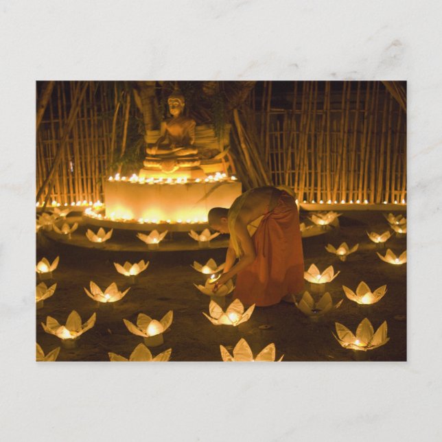 Cartão Postal Monges acendendo velas e lanternas khom loy para (Frente)