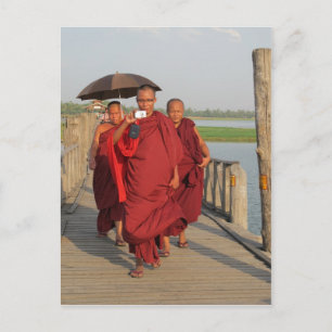 Cartão Postal Monges na ponte U-Bein, Mandalay