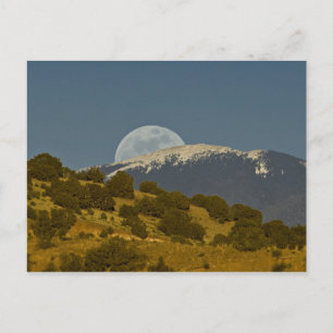 Cartão Postal Mononrise sobre as Montanhas Sangre de Cristo,