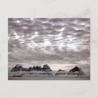 Cartão Postal Montanha com navio de cruzeiro no Polo