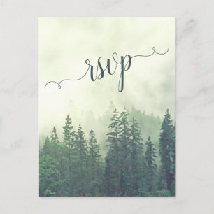 Cartão Postal Montanhas Foggy Green Pine Forest RSVP