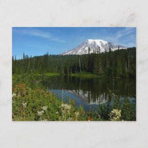 Cartão Postal Monte Rainier Lake Refletido com flores selvagens