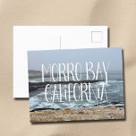 Cartão Postal Morro Bay California Ocean Waves Photoshop<br><div class="desc">Um dia maravilhoso e encoberto em Morro Bay California traz ondas oceânicas legal para a costa nesta fotografia costeira. Esta bonito foto à beira-mar apresenta um roteiro branco sobre as rochas da praia e o céu das cinzas.</div>