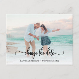 Cartão Postal Mudar a Data Anúncio de Casamento Adiado Chic Scri