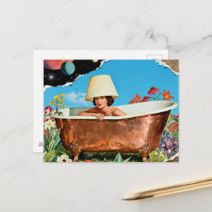 Cartão Postal mulher banheira de cobre rústica colagem de flores