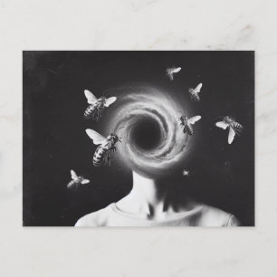 Cartão Postal Mulher e Abelhas Surreais