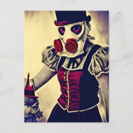 Cartão Postal Mulher e Boneco com Máscara de Gás