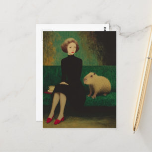 Cartão Postal Mulher e Capybara no sofá