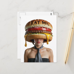 Cartão Postal Mulher Engraçada de Cheesburger Surreal