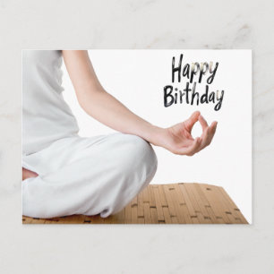 Cartão Postal Mulher Meditação Yoga Feliz Aniversário