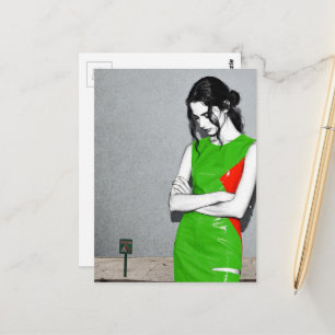 Cartão Postal Mulher num Vestido Verde