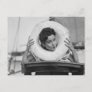 Cartão Postal Mulher Posando 3