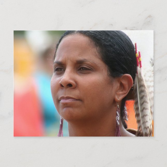 Cartão Postal Mulher Pow Wow (Frente)