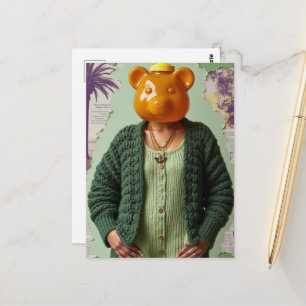 Cartão Postal Mulher Urso de Mel Surrealista Colagem de Mídia Mi