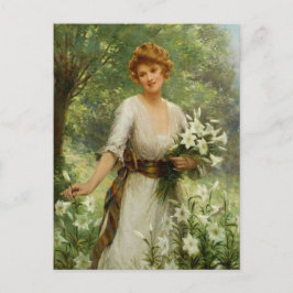 Cartão Postal Mulher Vintage em Pé nas Flores da Primavera