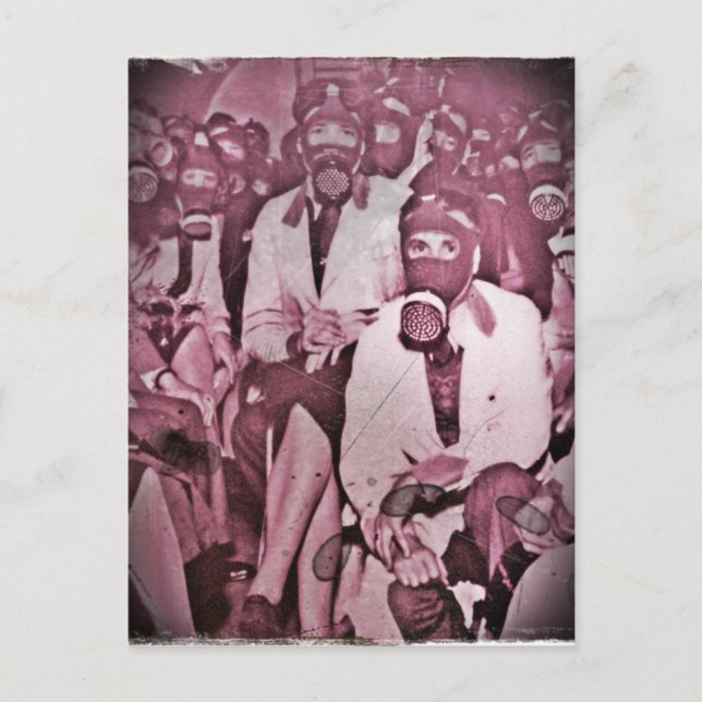 Cartão Postal Mulheres em Máscaras de Gás (Frente)