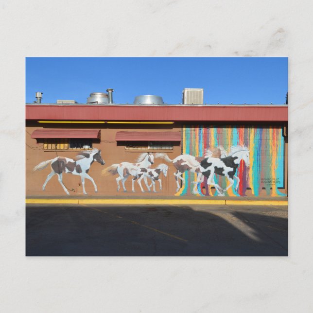 Cartão Postal Mural de Cavalos de Tintas em Execução, Tucumcari, (Frente)