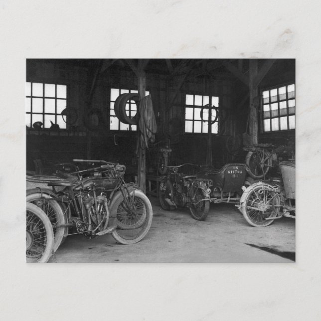 Cartão Postal Na Garage Vintage WWII (Frente)