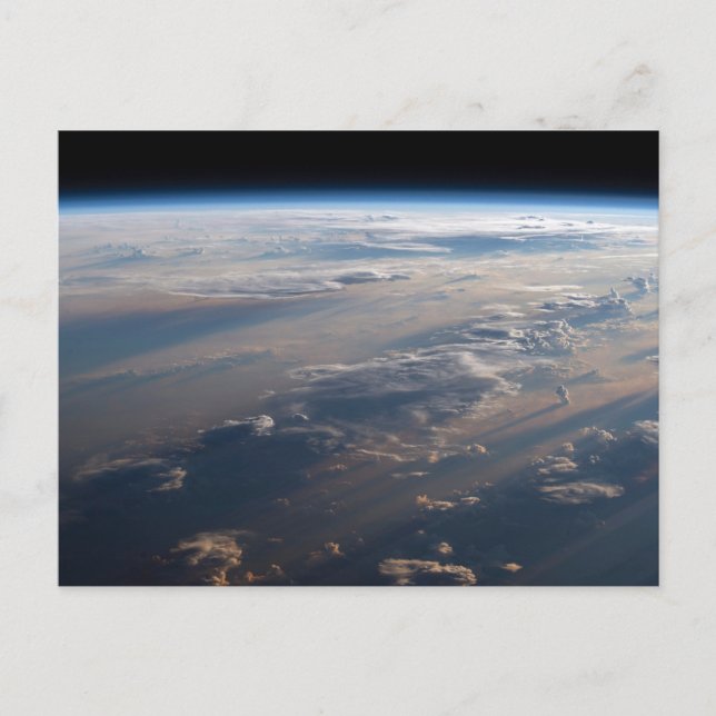 Cartão Postal Nascer do Sol Projeta Sombras Longas Sobre o Mar d (Frente)