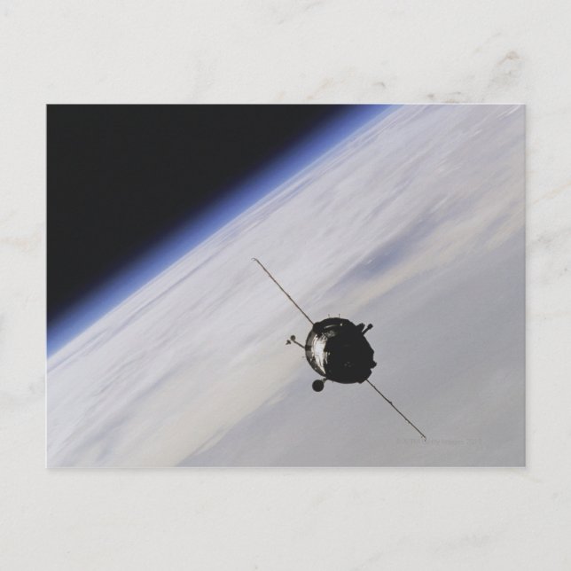 Cartão Postal Nave espacial no espaço (Frente)