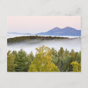 Cartão Postal Nevoeiro da manhã e os Percy Peaks vistos do