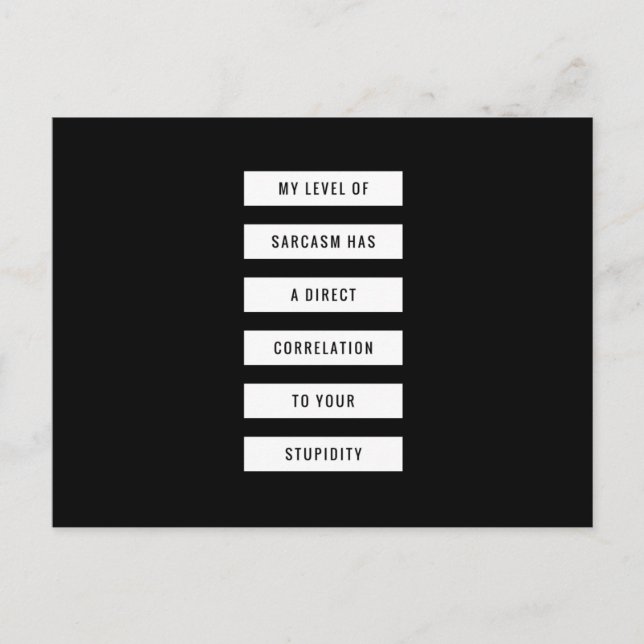 Cartão Postal Nível De Sarcasmo Sua Estupidez Engraçada (Frente)
