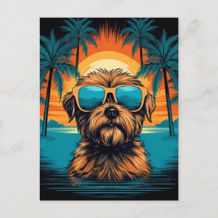 Cartão Postal Norwich Terrier com óculos de sol na praia