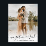 Cartão Postal Nos Casamos Com A Sobreposição De Script Moderno D<br><div class="desc">Cartaz De Anúncio De Casamento Fotográfico De Casamento Foto De Casamento Moderno</div>