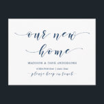 Cartão Postal Nosso Novo Endereço Doméstico, Anúncio em Moviment<br><div class="desc">Esta moderna design nova casa rustica,  anúncio em movimento,  mudança de postais de endereço (nossa nova casa). É a maneira perfeita de anunciar aos seus amigos e familiares que se mudaram. (Fonte azul Marinho)#TeeshaDerrick</div>