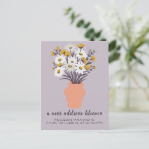 Cartão Postal Novo Buquê de Anúncio de Movimentação de Blooms de