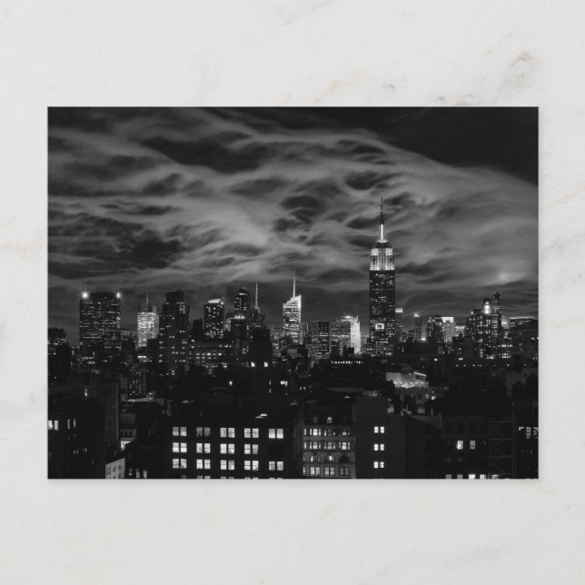Cartão Postal Nuvens etéreas: NYC Skyline, ESB BW (Frente)