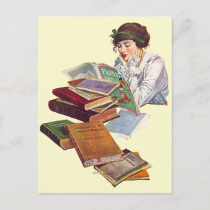 Cartão Postal O Bookworm Lendo Uma Revista De Moda
